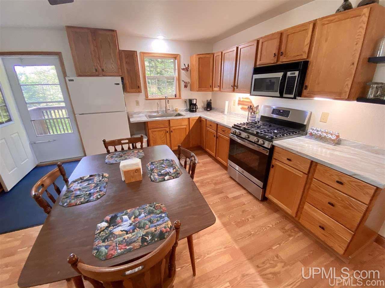 2326 Cliff's Road Niagara, WI 54151 - Photo 4 of 27