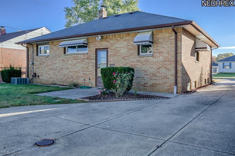 808 Glenhurst Road Willowick, OH 44095 - Photo 20 of 23