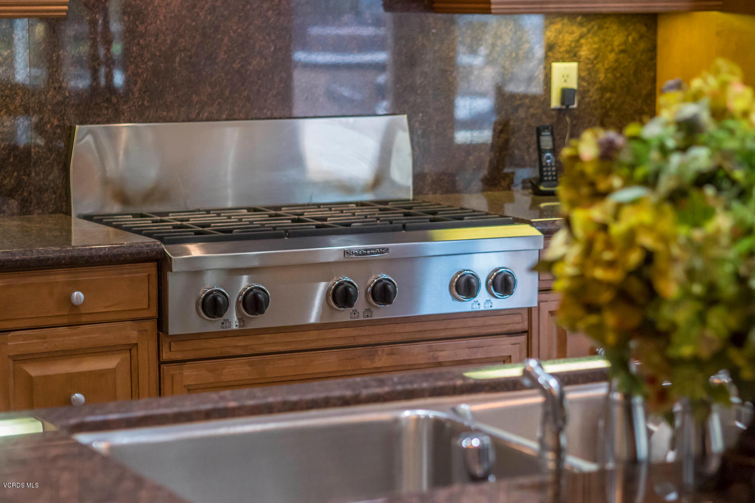 782 Running Creek Simi Valley, CA 93065 - Photo 16 of 49 a stove top oven sitting inside of a kitchen