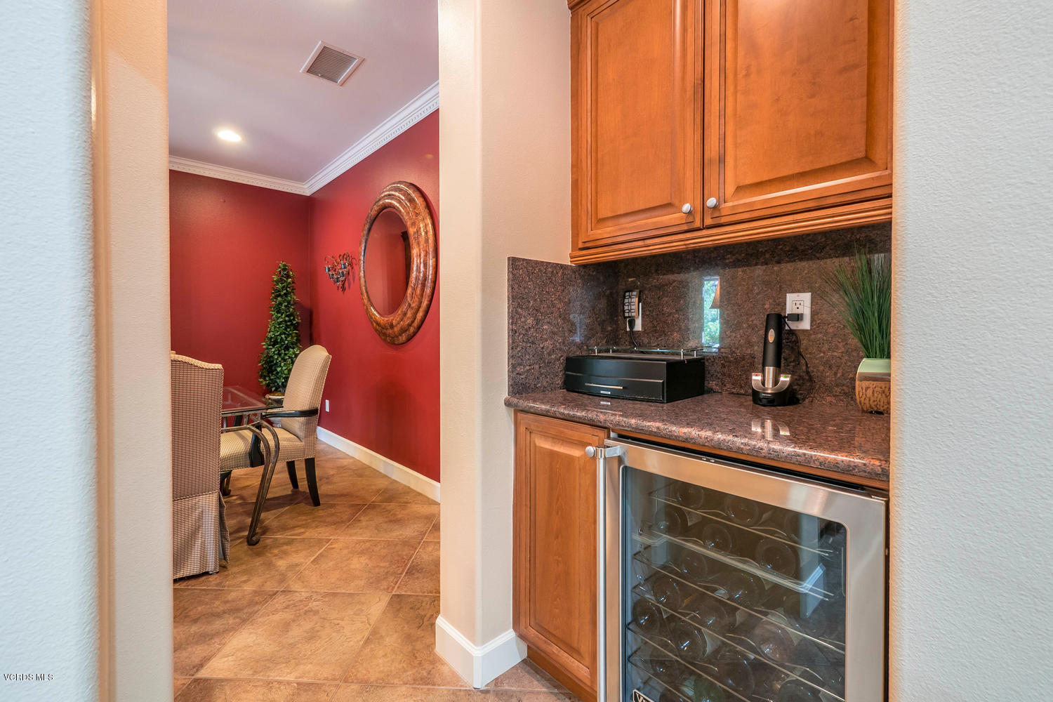 782 Running Creek Simi Valley, CA 93065 - Photo 19 of 49 a kitchen with stainless steel appliances granite countertop a stove and cabinets