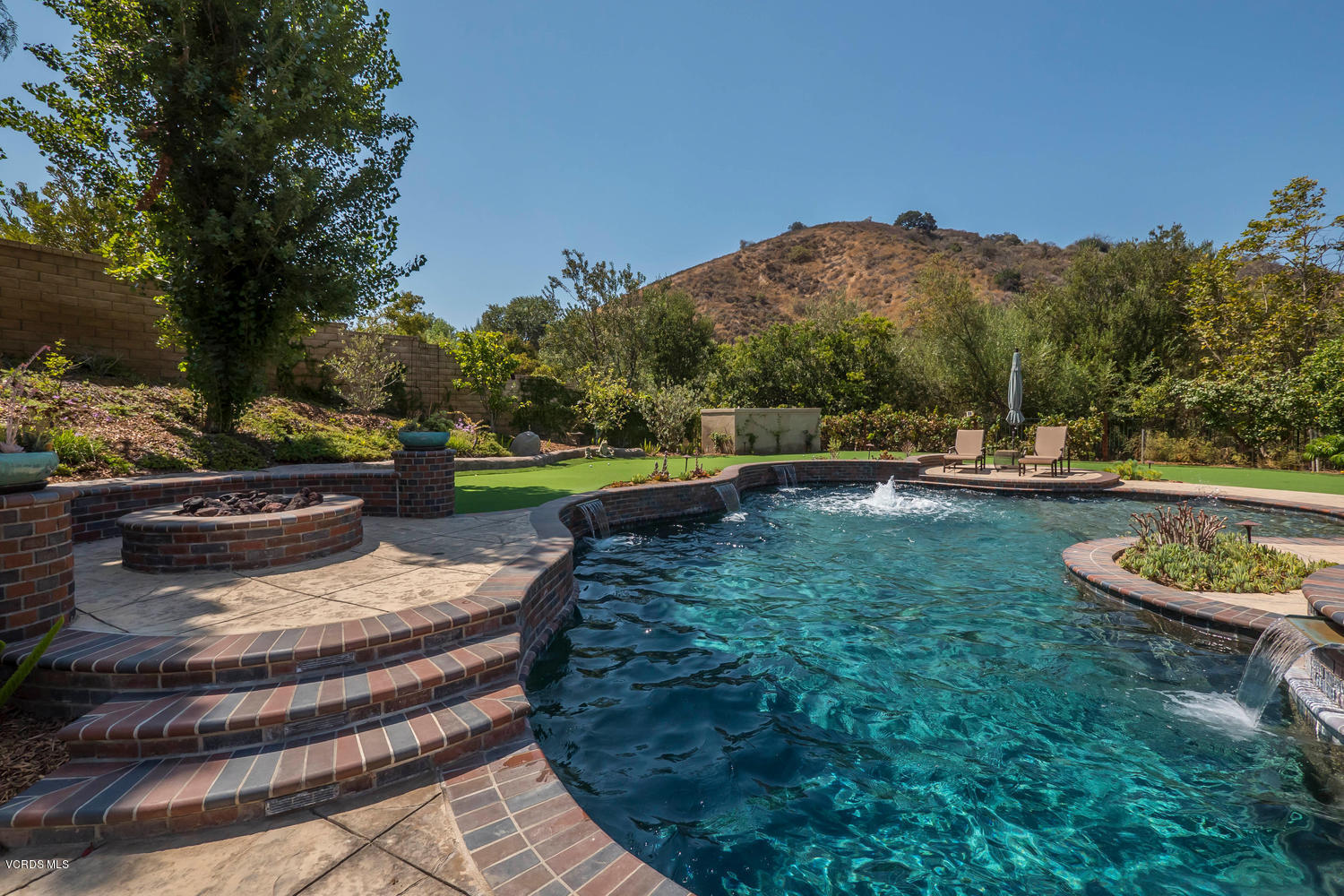 782 Running Creek Simi Valley, CA 93065 - Photo 43 of 49 a view of a garden with houses