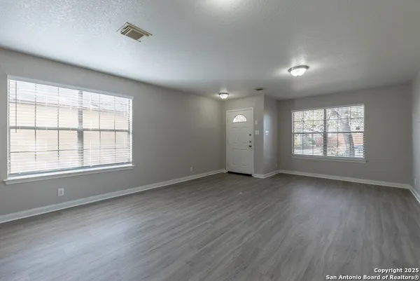 $2,095 | 7734 Barhill Post, San Antonio, TX 78254