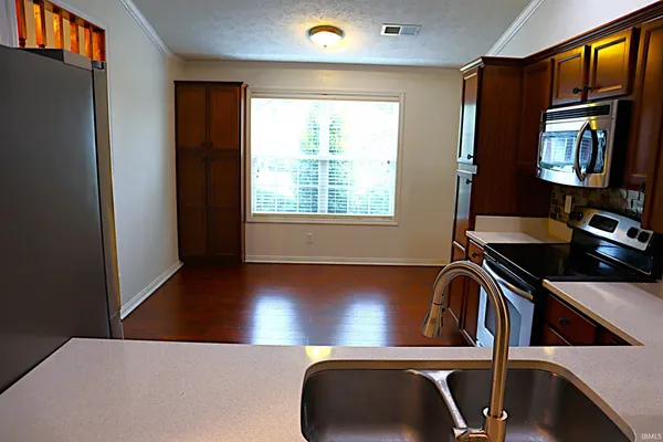 $1,980 | 3900 Bronson Lane, Evansville, IN 47711