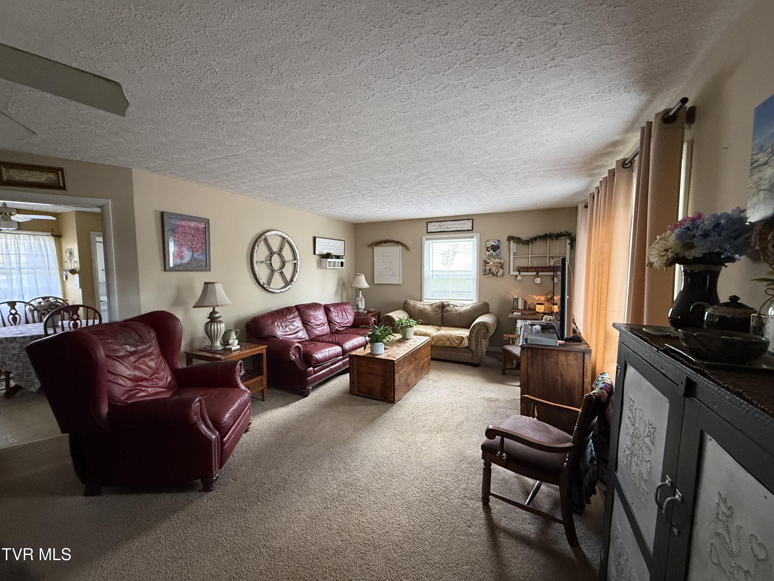 709 Oakdale Road Kingsport, TN 37664 - Photo 5 of 12 IMG_1374 (1)