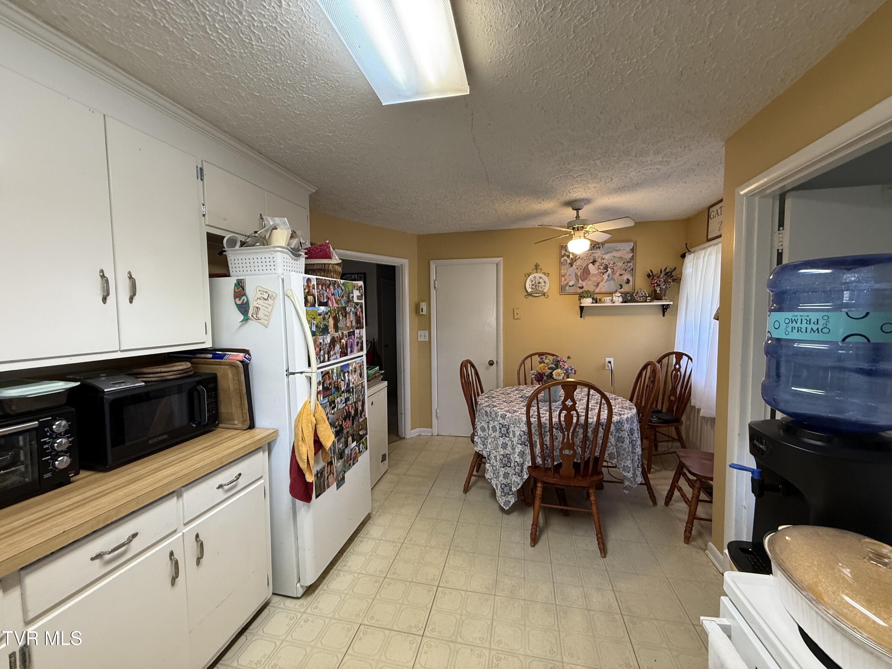 709 Oakdale Road Kingsport, TN 37664 - Photo 6 of 12 IMG_1376