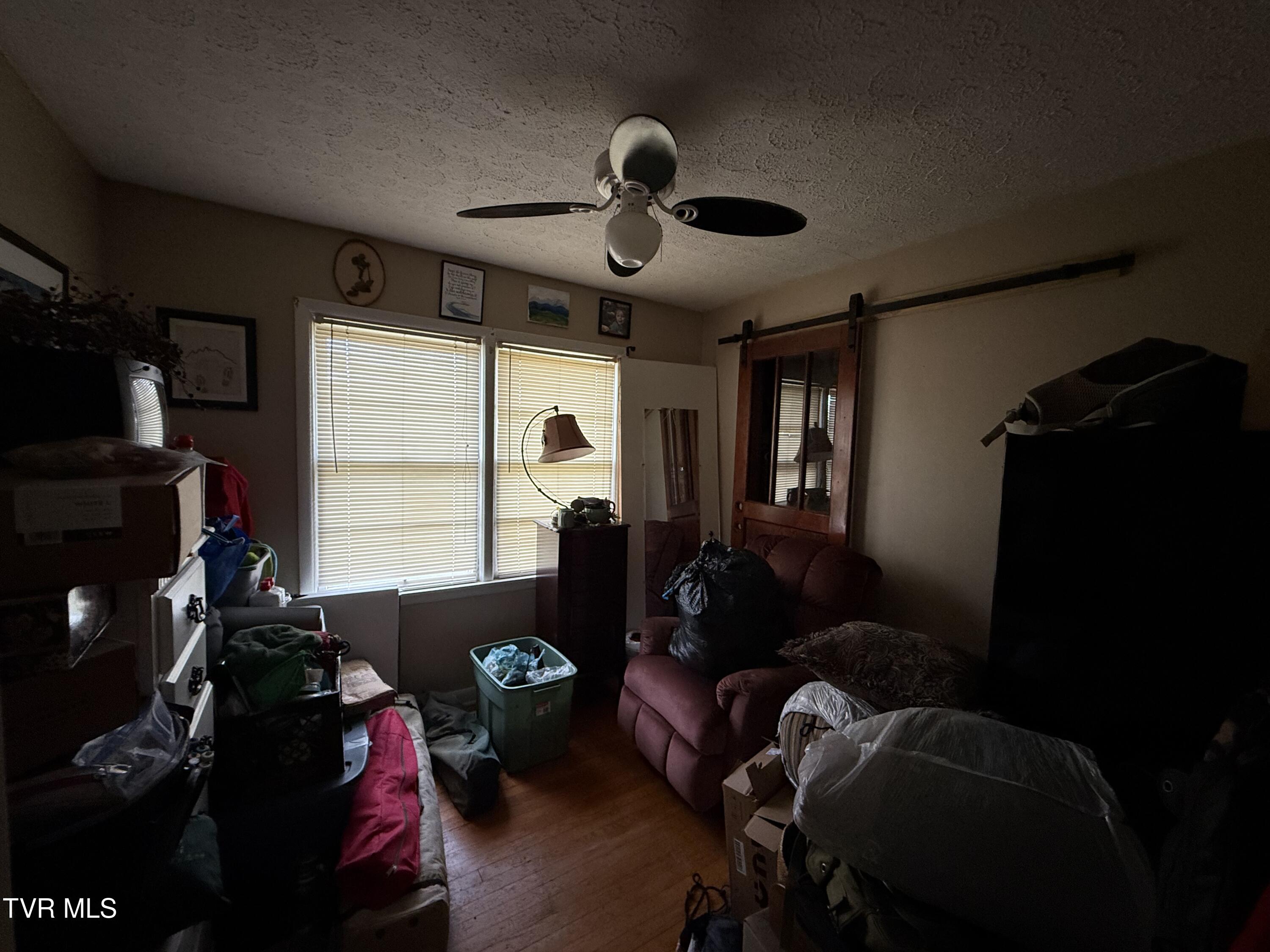709 Oakdale Road Kingsport, TN 37664 - Photo 8 of 12 IMG_1378