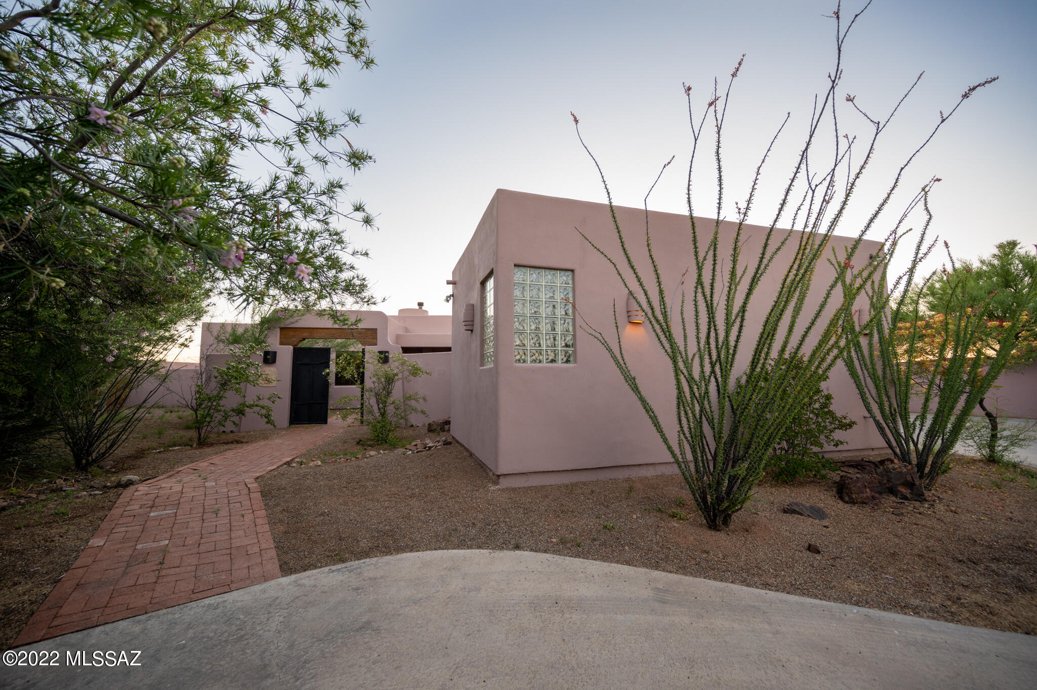 398 Rio Rico Drive Rio Rico, AZ 85648 - Photo 6 of 48