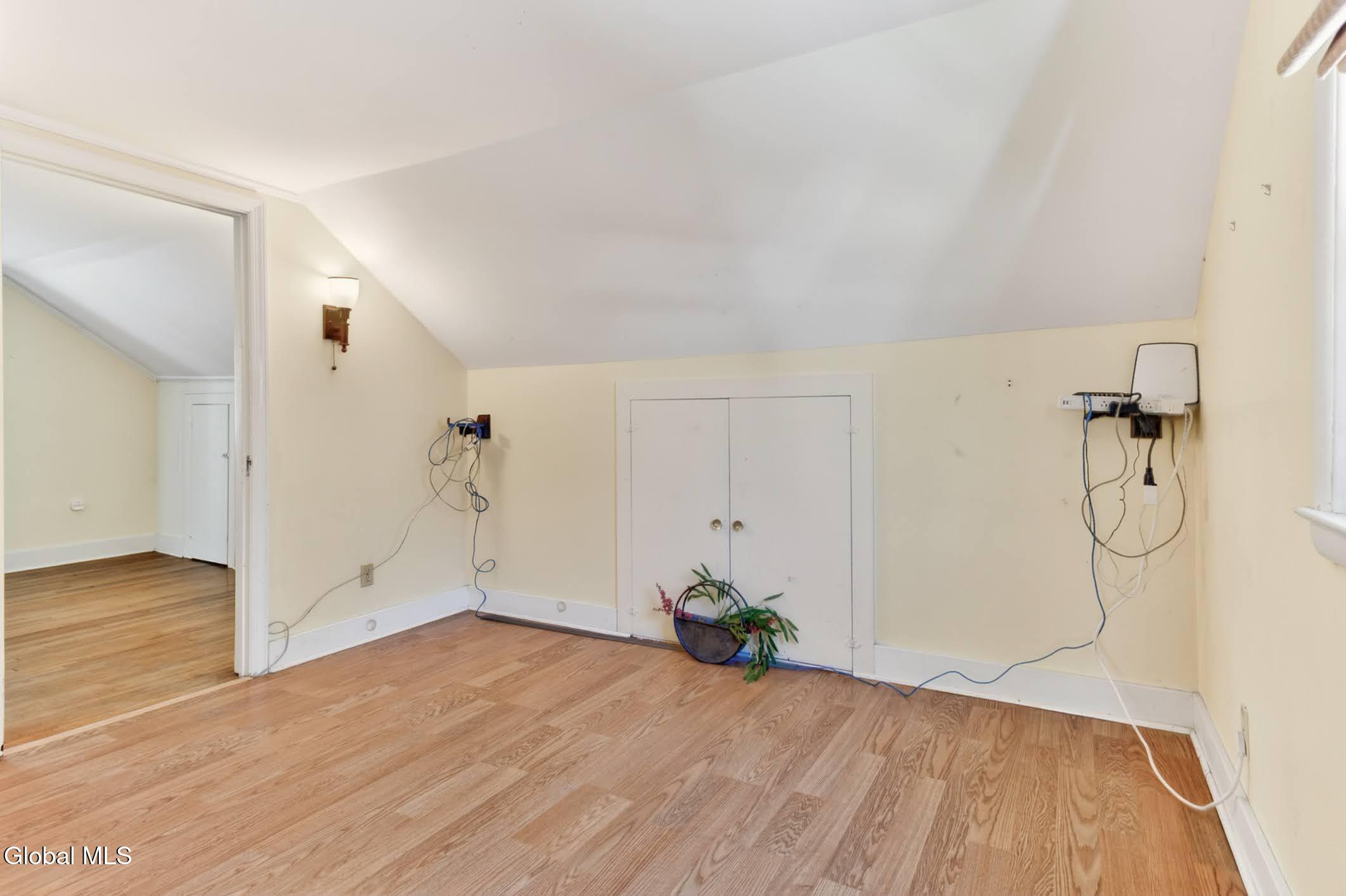 1817 Nott Street Schenectady, NY 12309 - Photo 23 of 37 32- 1817 Nott St