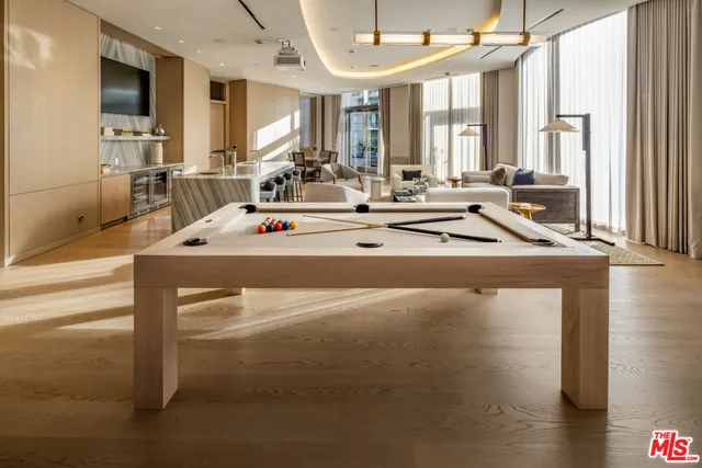 $11,210,000 | 211 Elm Court, Unit 29A, Los Angeles, CA 90067