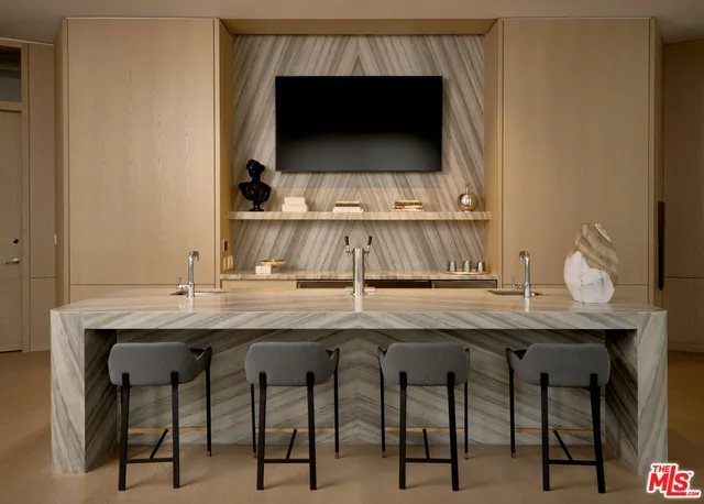 $11,210,000 | 211 Elm Court, Unit 29A, Los Angeles, CA 90067