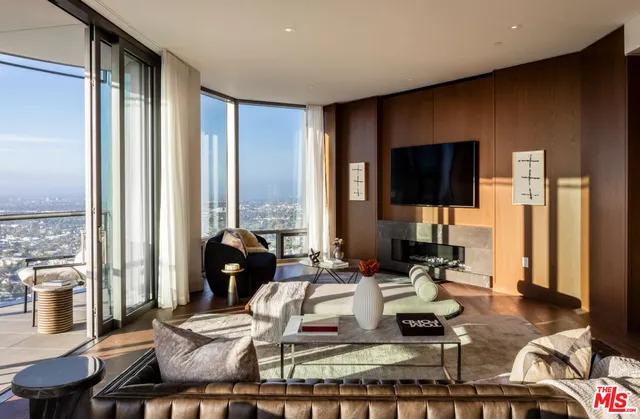 $11,210,000 | 211 Elm Court, Unit 29A, Los Angeles, CA 90067