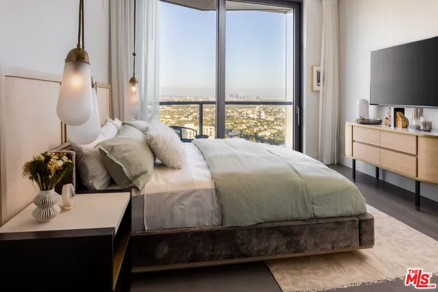 $11,210,000 | 211 Elm Court, Unit 29A, Los Angeles, CA 90067