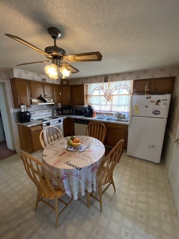 38 Chase Avenue Springfield, MA 01108 - Photo 19 of 39 Gallery Image 19