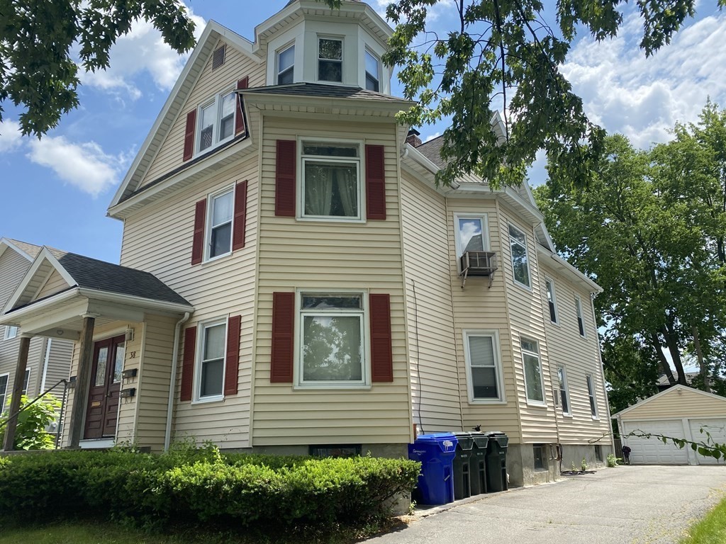 38 Chase Avenue Springfield, MA 01108 - Photo 3 of 39 Gallery Image 3