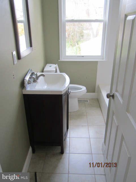 3700 Copley Road Baltimore, MD 21215 - Photo 11 of 20 Bath