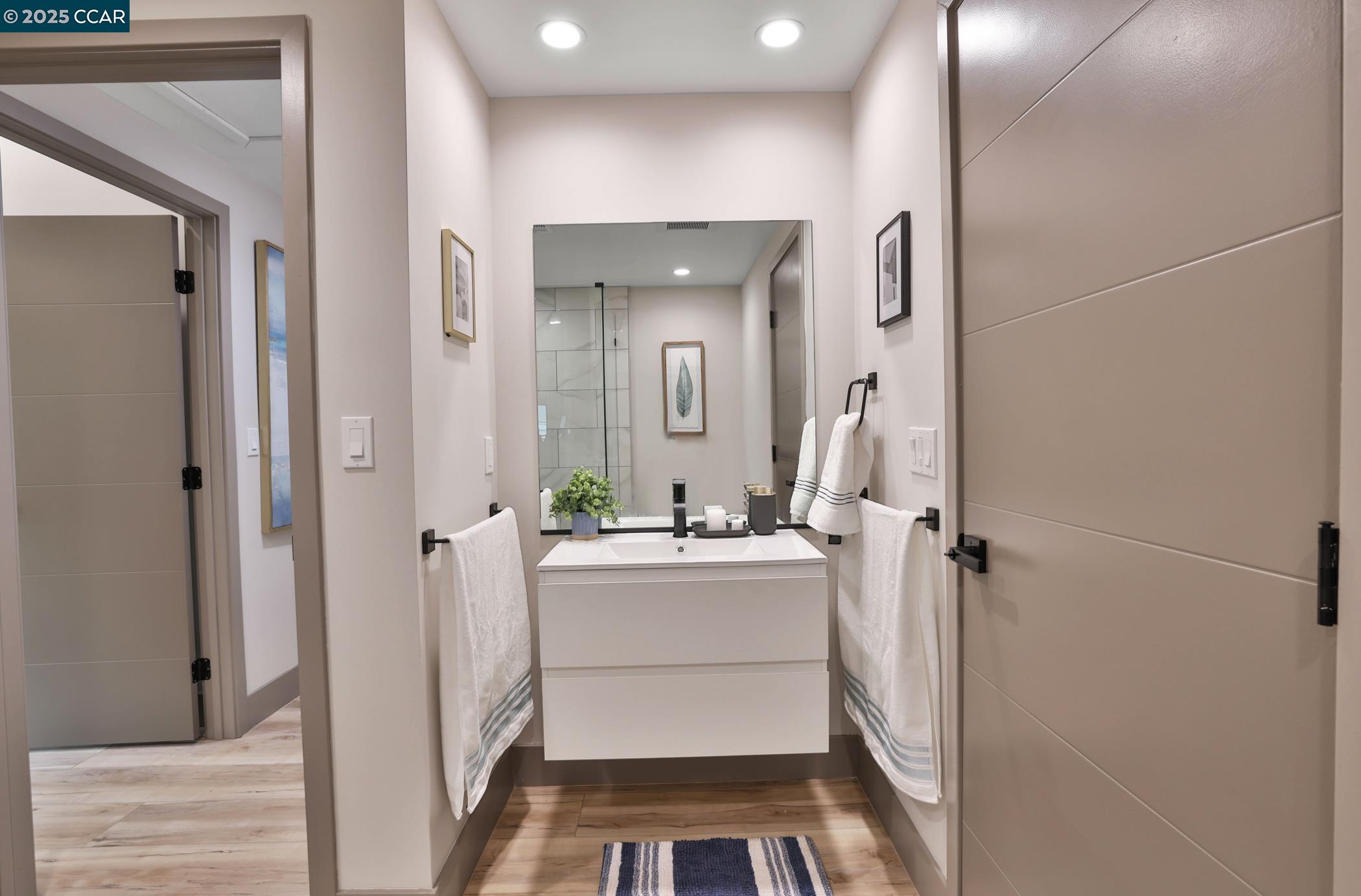 946 Risa Road, Unit B Lafayette, CA 94549 - Photo 13 of 34