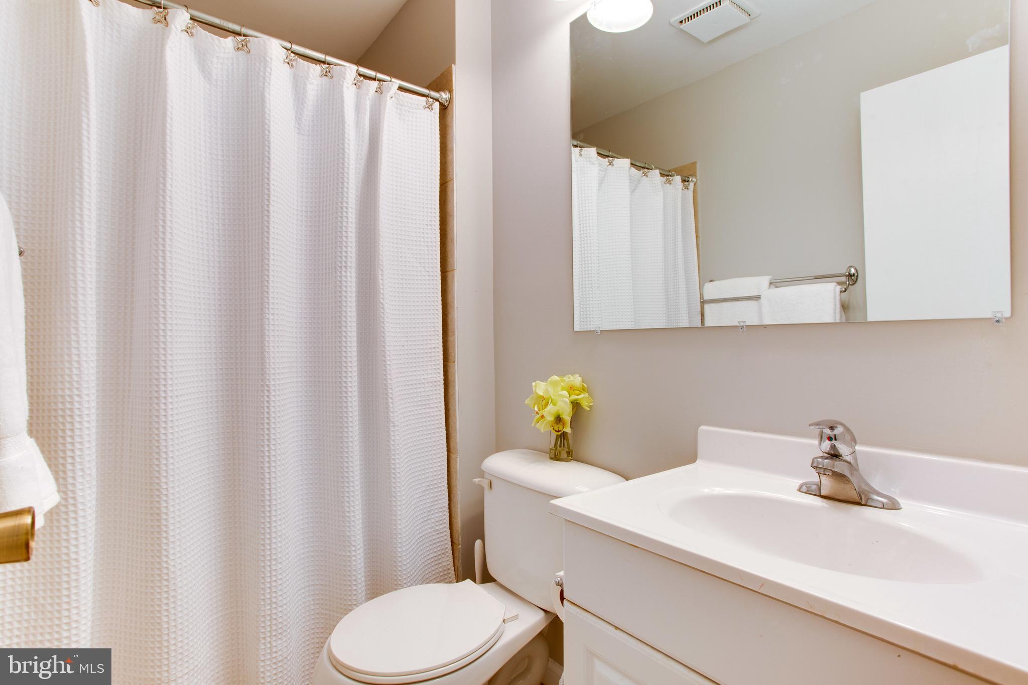 4028 Spring Run Court, Unit 5D Chantilly, VA 20151 - Photo 15 of 30 Gallery Image 15