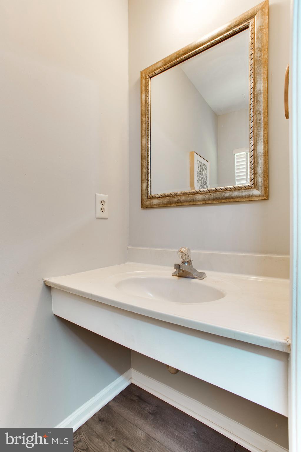 4028 Spring Run Court, Unit 5D Chantilly, VA 20151 - Photo 24 of 30 Gallery Image 24