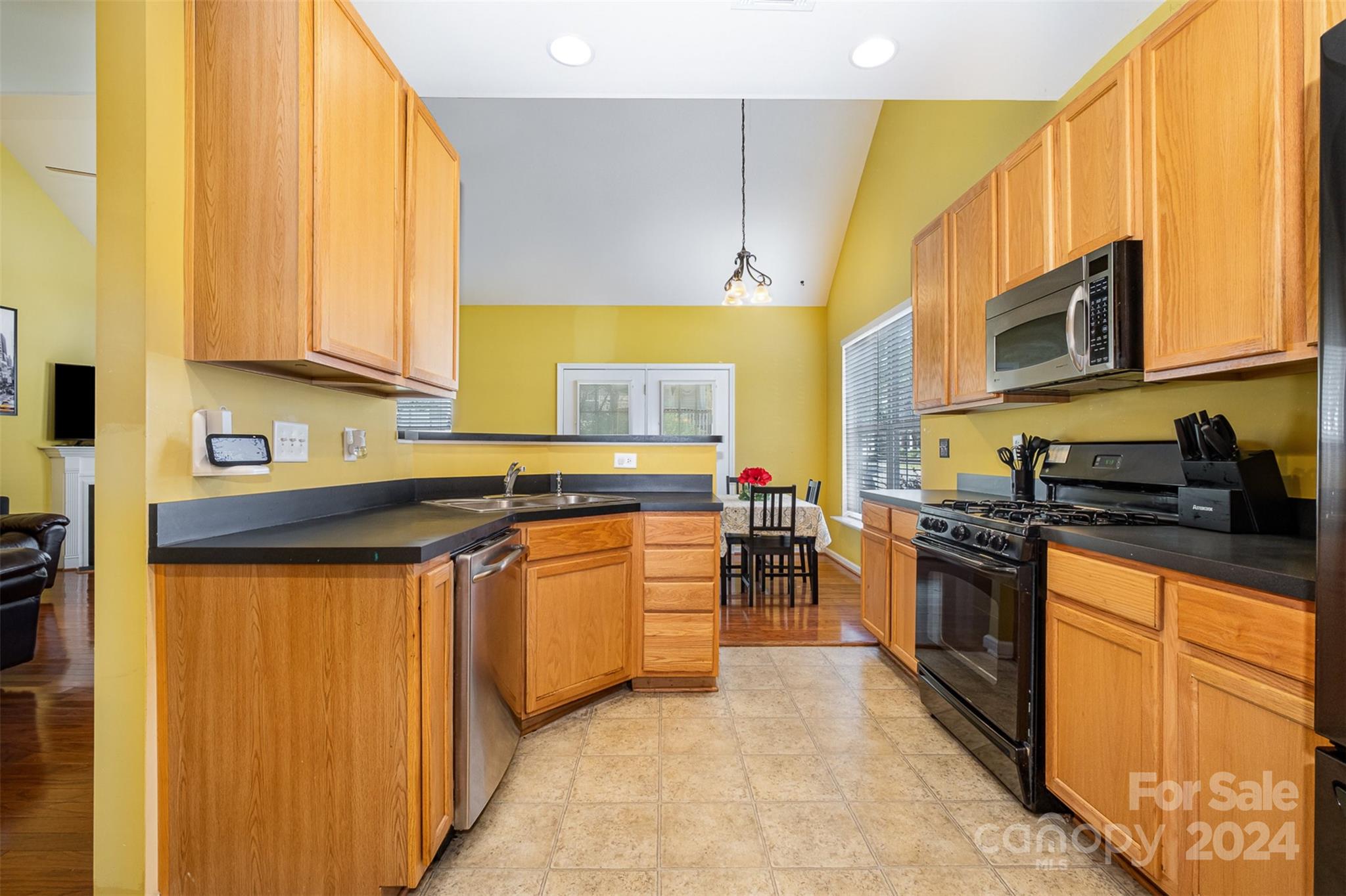 10946 Stone Trail Road Charlotte, NC 28213 - Photo 7 of 34 Gallery Image 7