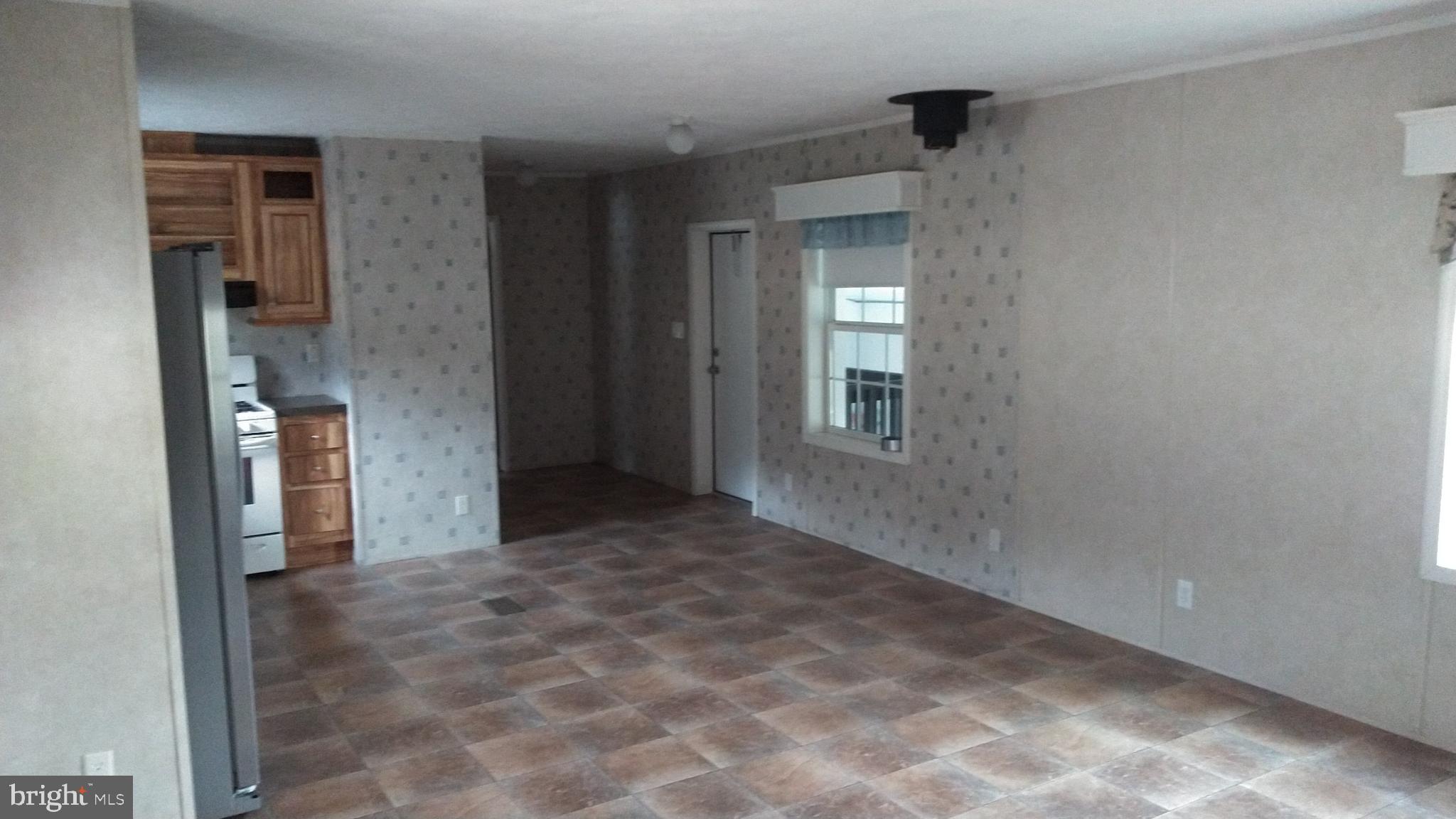 510 School Road Denver, PA 17517 - Photo 6 of 14 an empty room with windows and closet