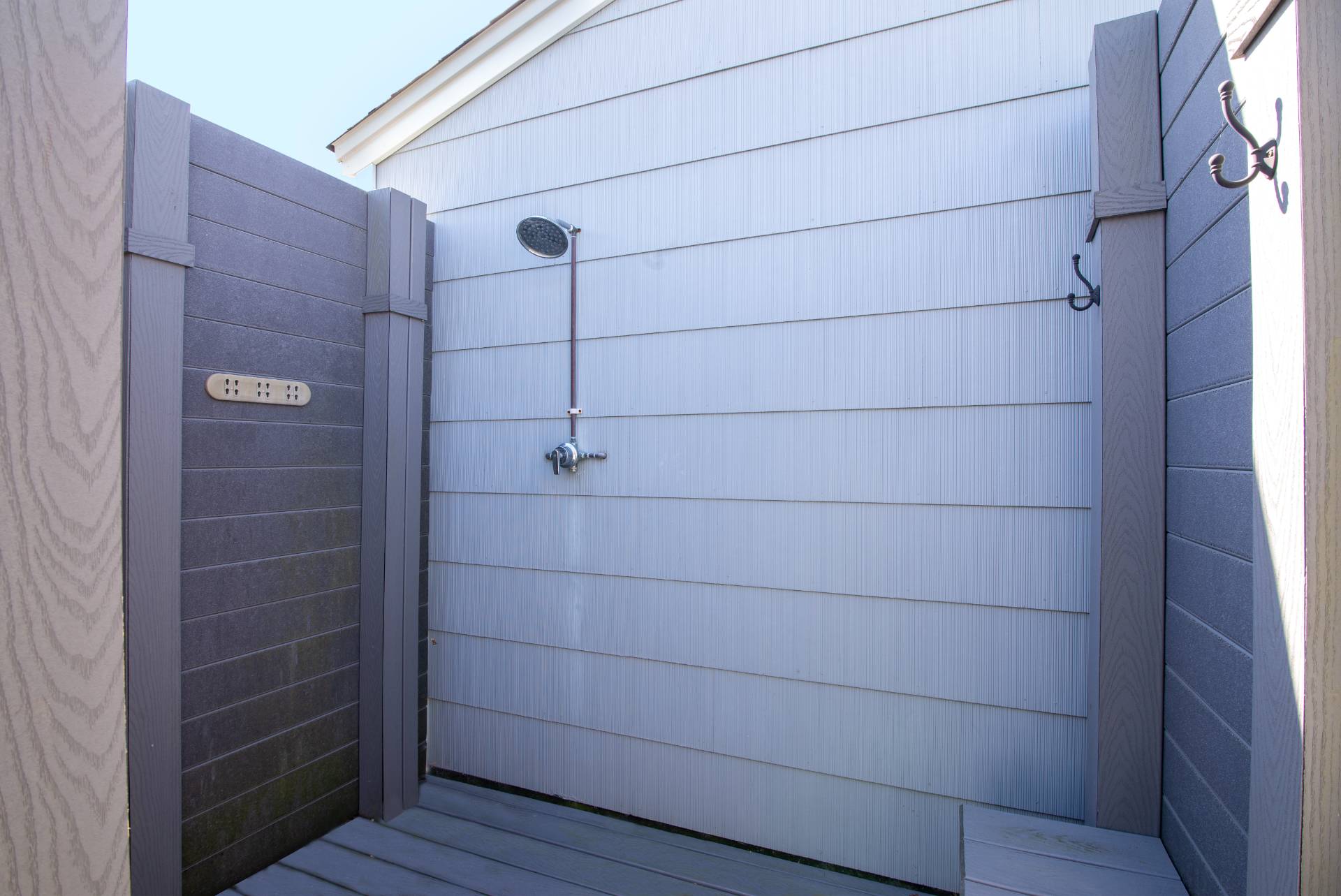 19 Deforest Road Montauk, NY 11954 - Photo 16 of 20 a bathroom with a shower