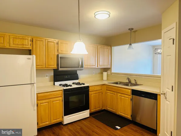 $1,950 | 109 Cardinal Lane, Hummelstown, PA 17036