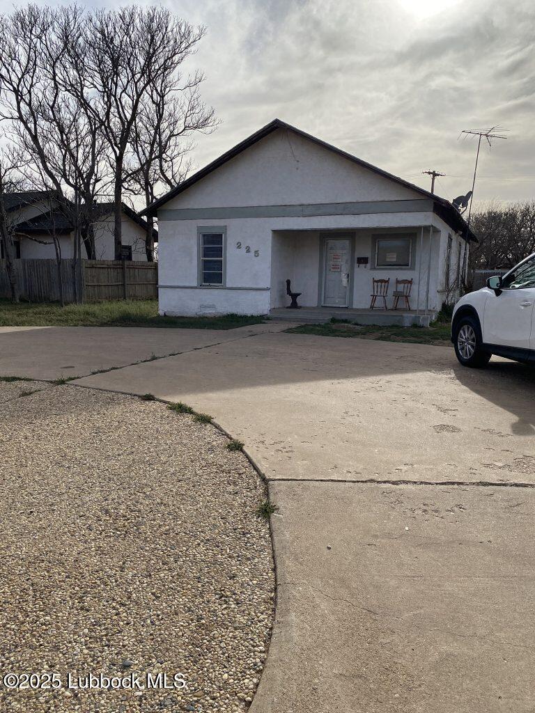 225 South 11th Street Slaton, TX 79364 - Photo 1 of 20 1Front-768x1024