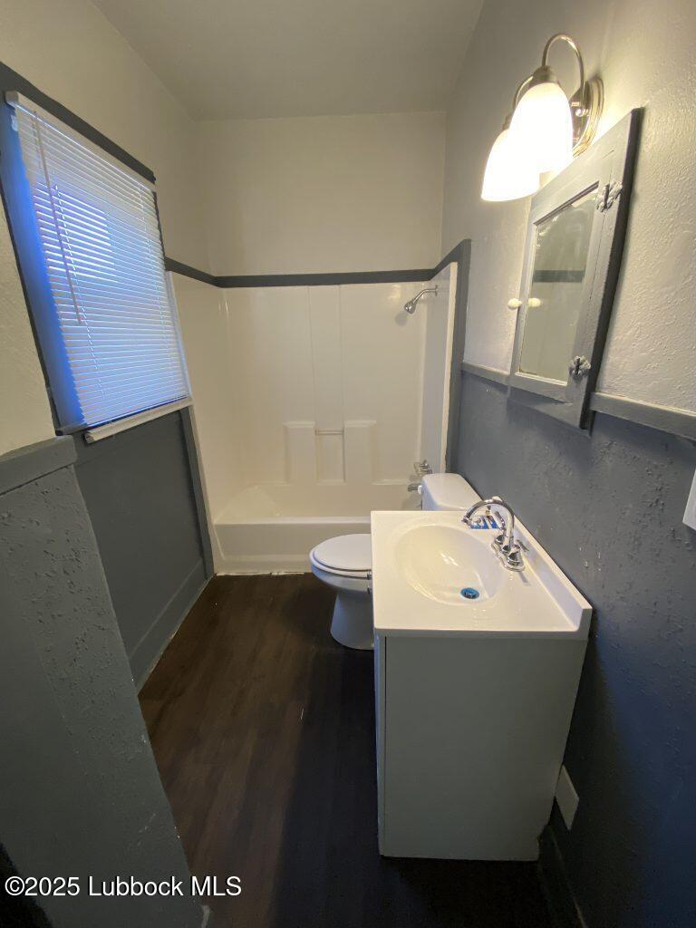 225 South 11th Street Slaton, TX 79364 - Photo 14 of 20 Bathroom-768x1024