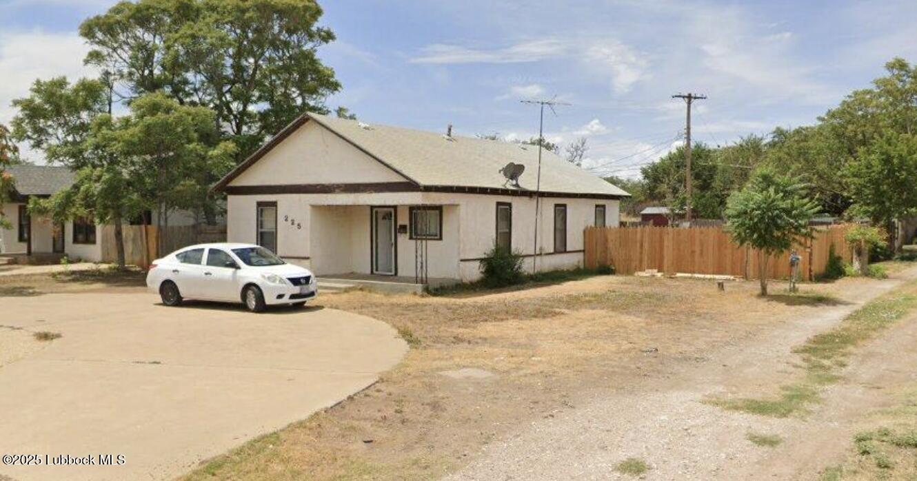 225 South 11th Street Slaton, TX 79364 - Photo 2 of 20 Screen Shot 2025-05-19 at 6.07.26 PM