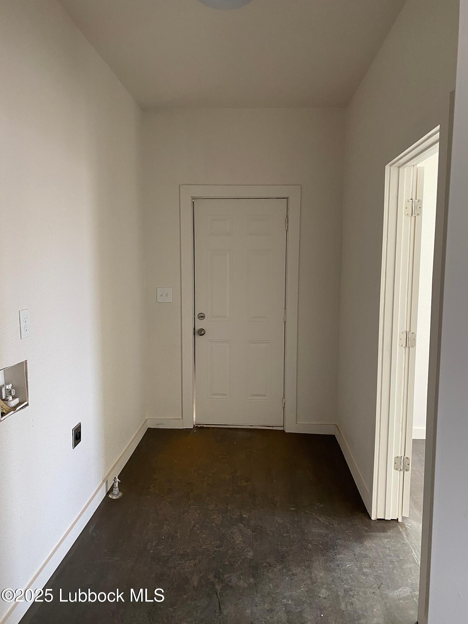 225 South 11th Street Slaton, TX 79364 - Photo 8 of 20 7Hall
