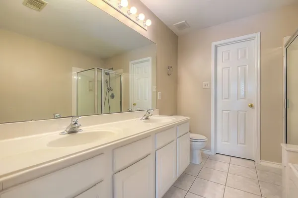 $1,800 | 7 Newberry Trail Court, The Woodlands, TX 77382