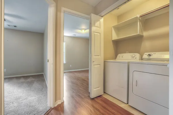 $1,800 | 7 Newberry Trail Court, The Woodlands, TX 77382