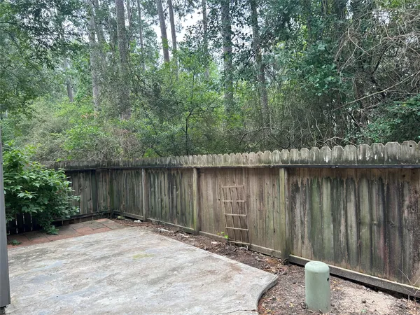 $1,800 | 7 Newberry Trail Court, The Woodlands, TX 77382