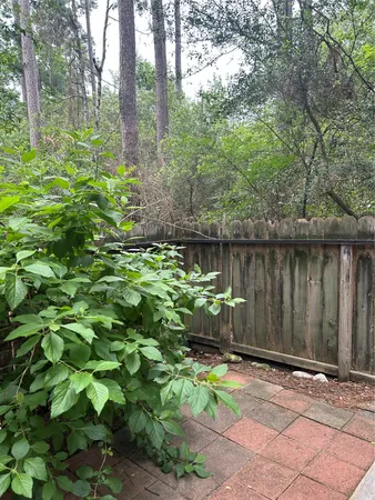 $1,800 | 7 Newberry Trail Court, The Woodlands, TX 77382