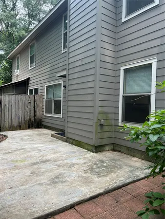 $1,800 | 7 Newberry Trail Court, The Woodlands, TX 77382