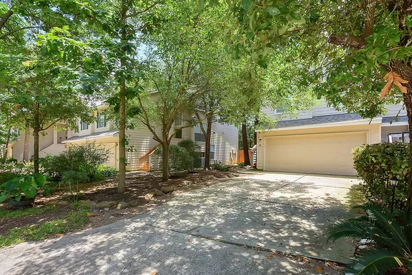 $1,800 | 7 Newberry Trail Court, The Woodlands, TX 77382