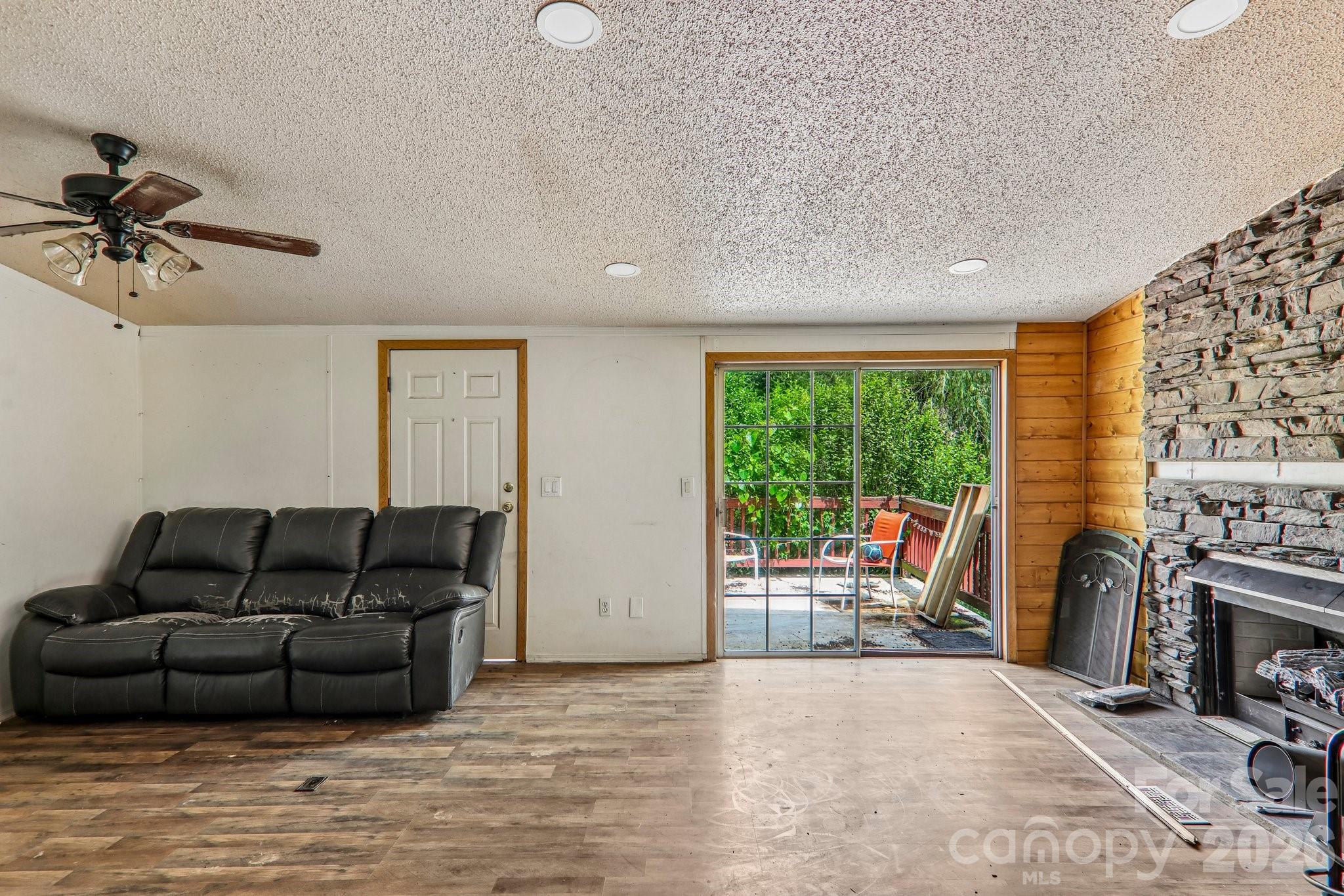 19 Dot Street Clyde, NC 28721 - Photo 6 of 28