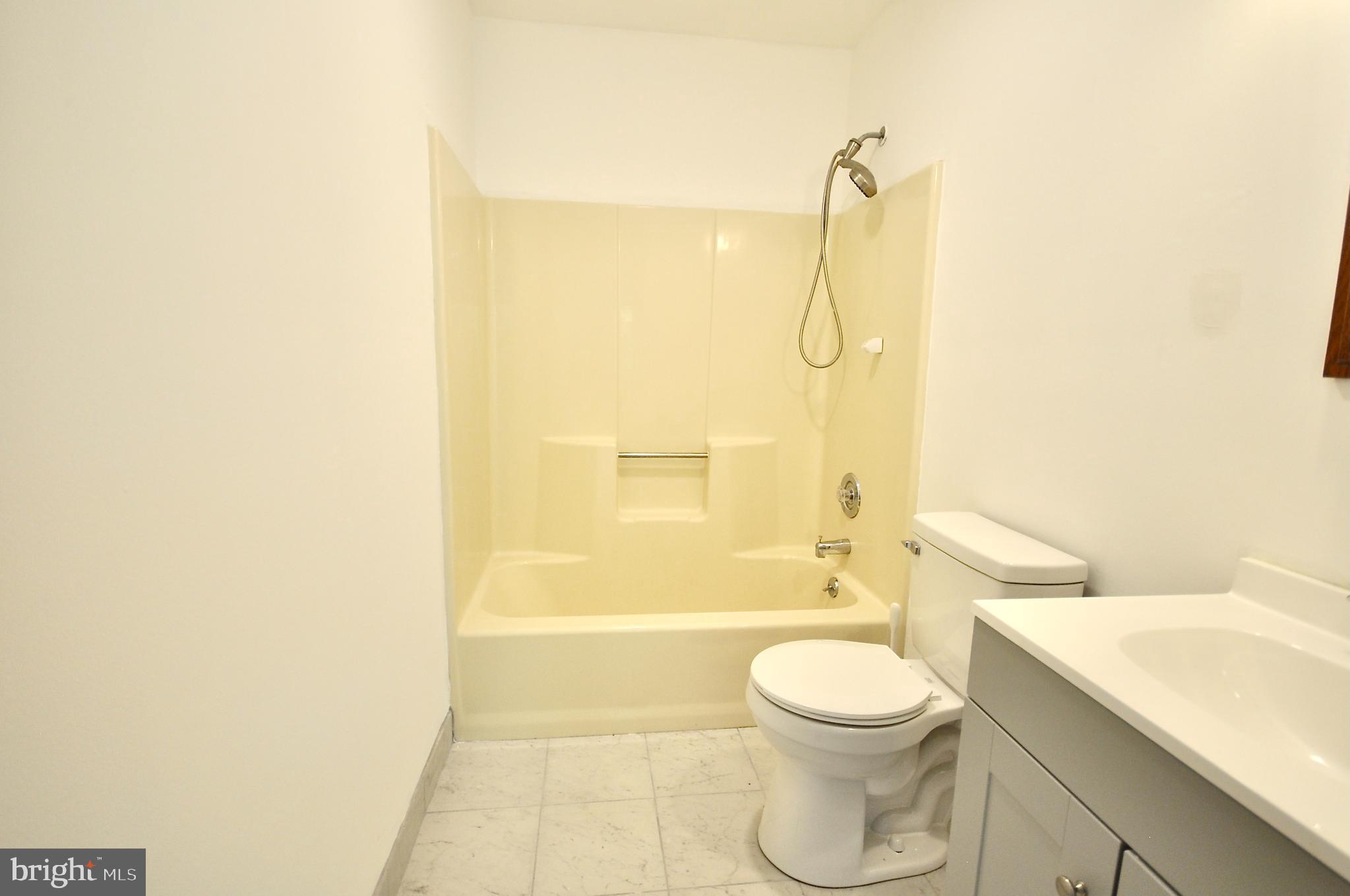 517 Williamson Circle Media, PA 19063 - Photo 25 of 41 Main bedroom private full bathroom