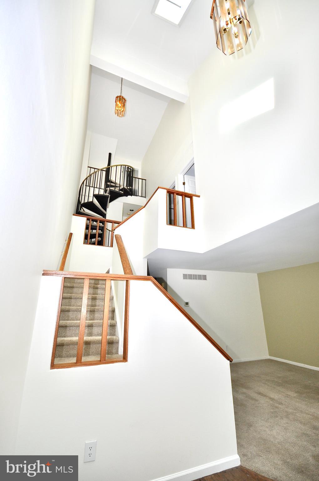 517 Williamson Circle Media, PA 19063 - Photo 5 of 41 Foyer