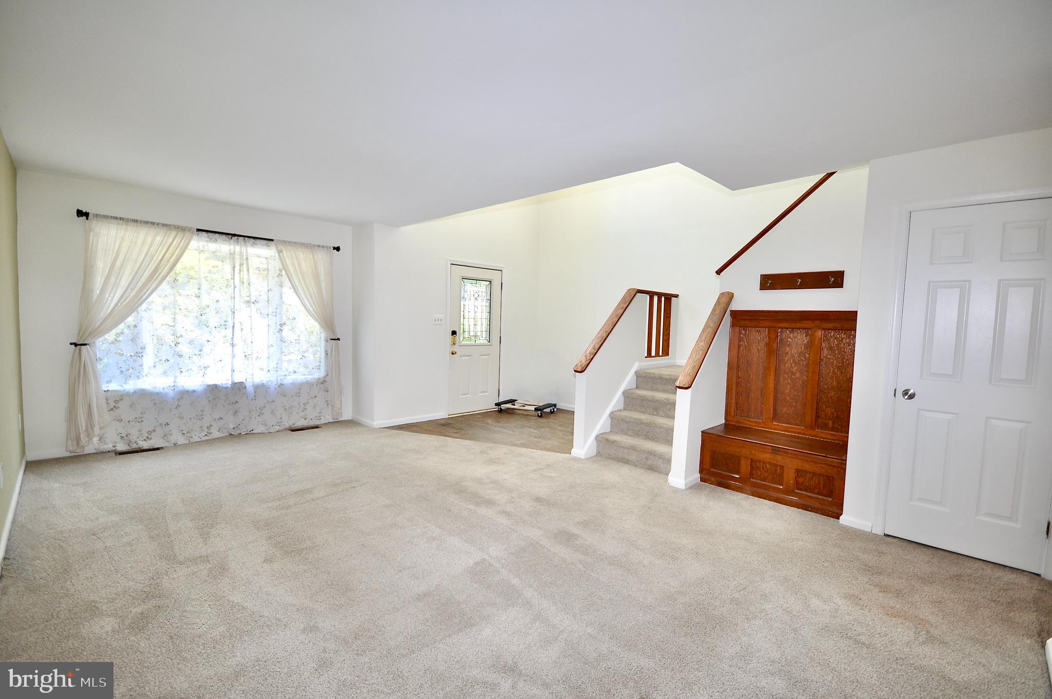 517 Williamson Circle Media, PA 19063 - Photo 6 of 41 Living room