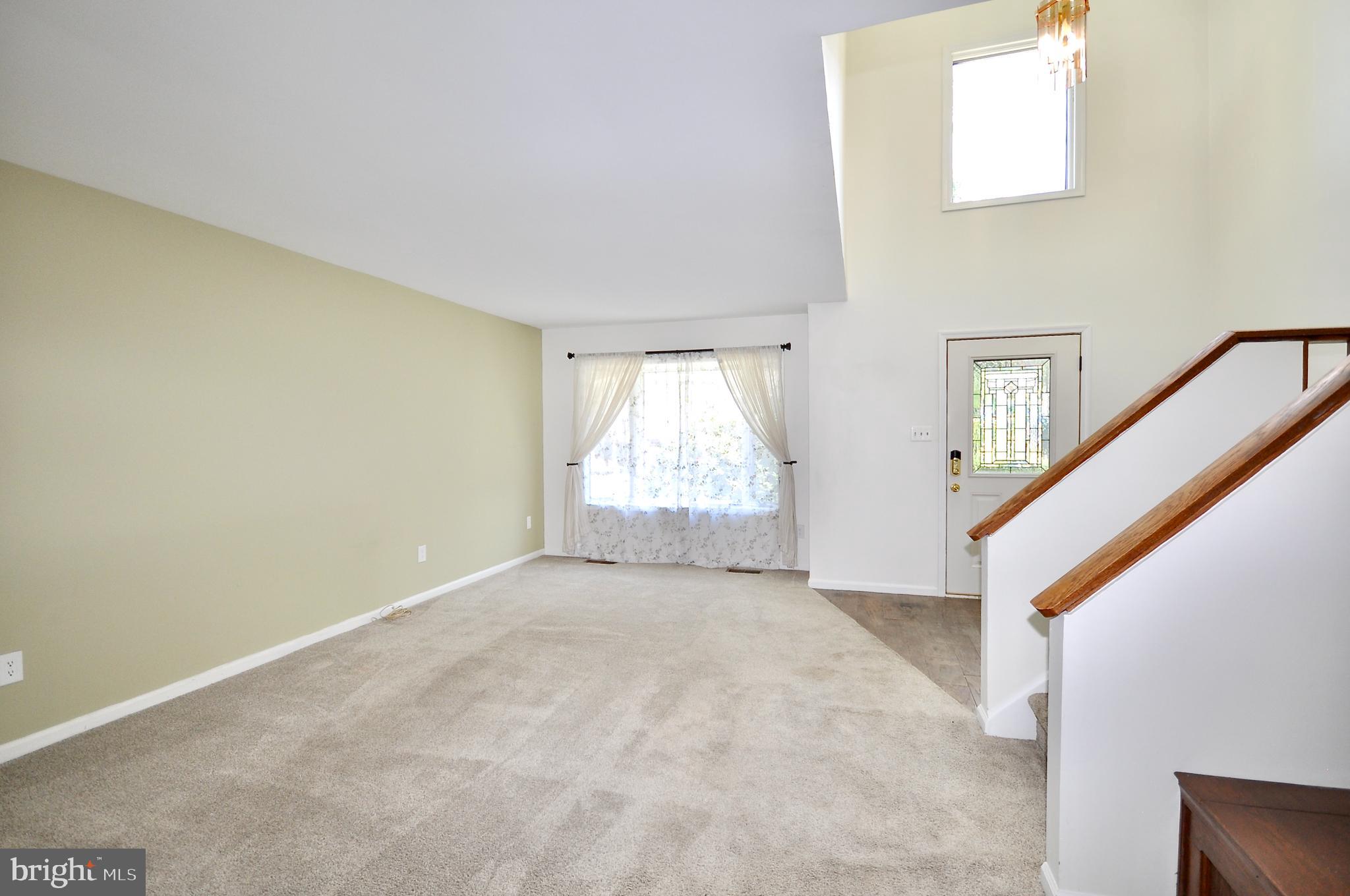 517 Williamson Circle Media, PA 19063 - Photo 7 of 41 Living room