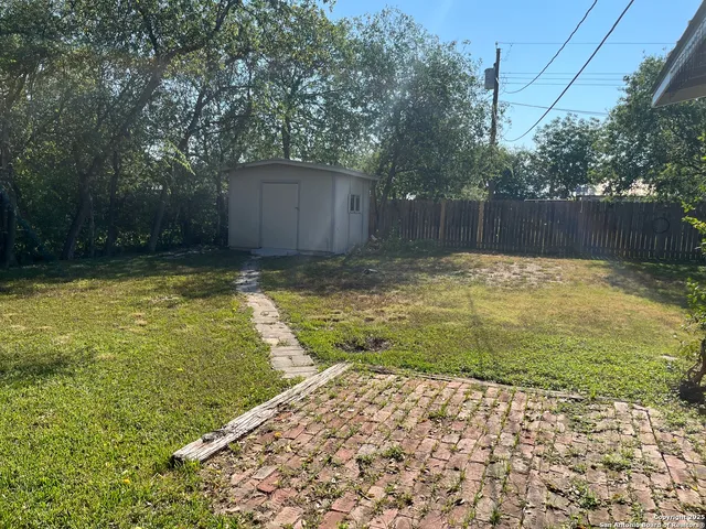 $159,000 | 1502 North Park Street, Uvalde, TX 78801