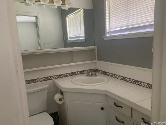 $159,000 | 1502 North Park Street, Uvalde, TX 78801