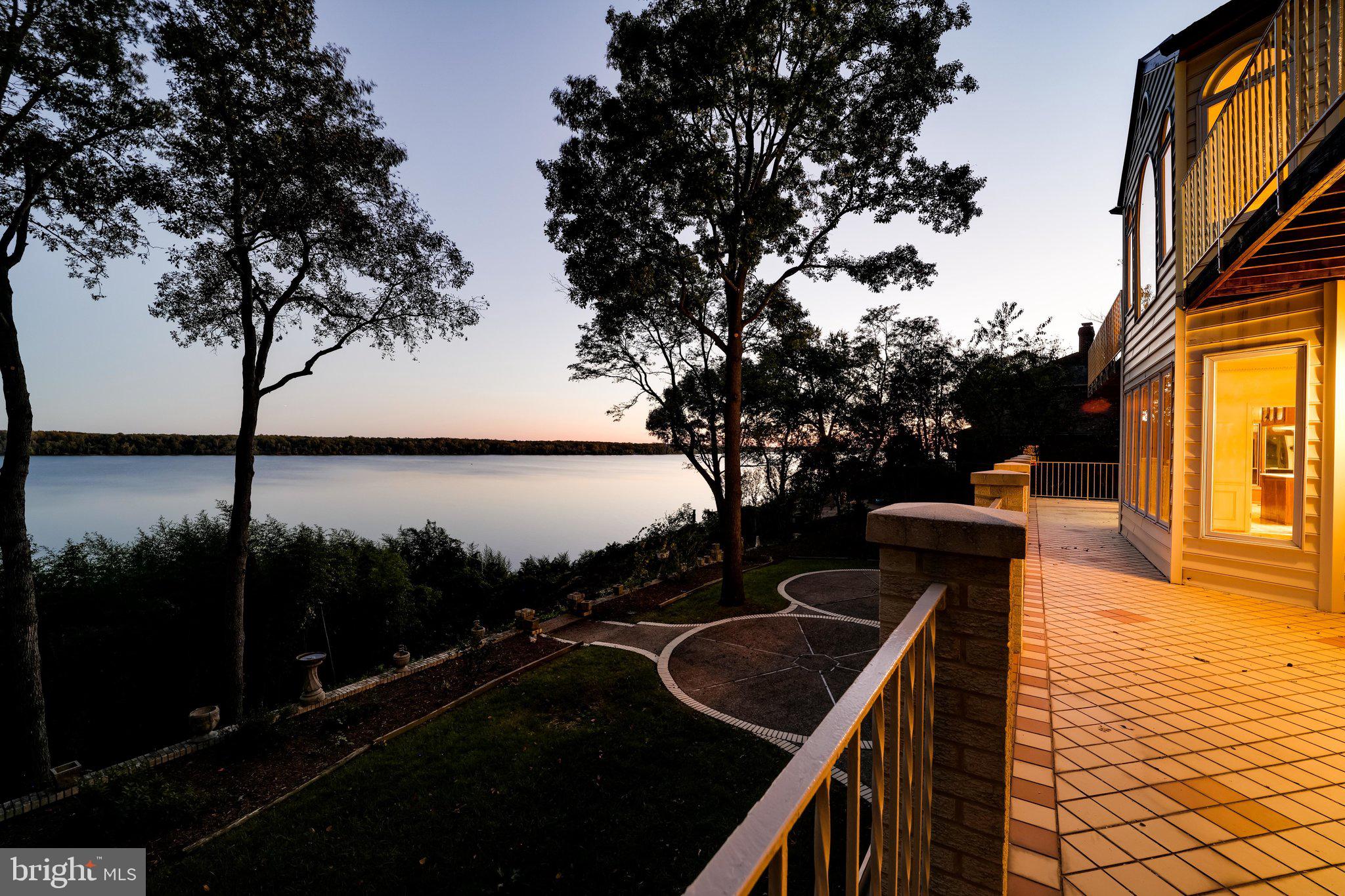 3901 Belle Rive Terrace Alexandria, VA 22309 - Photo 7 of 16 a view of outdoor space and yard