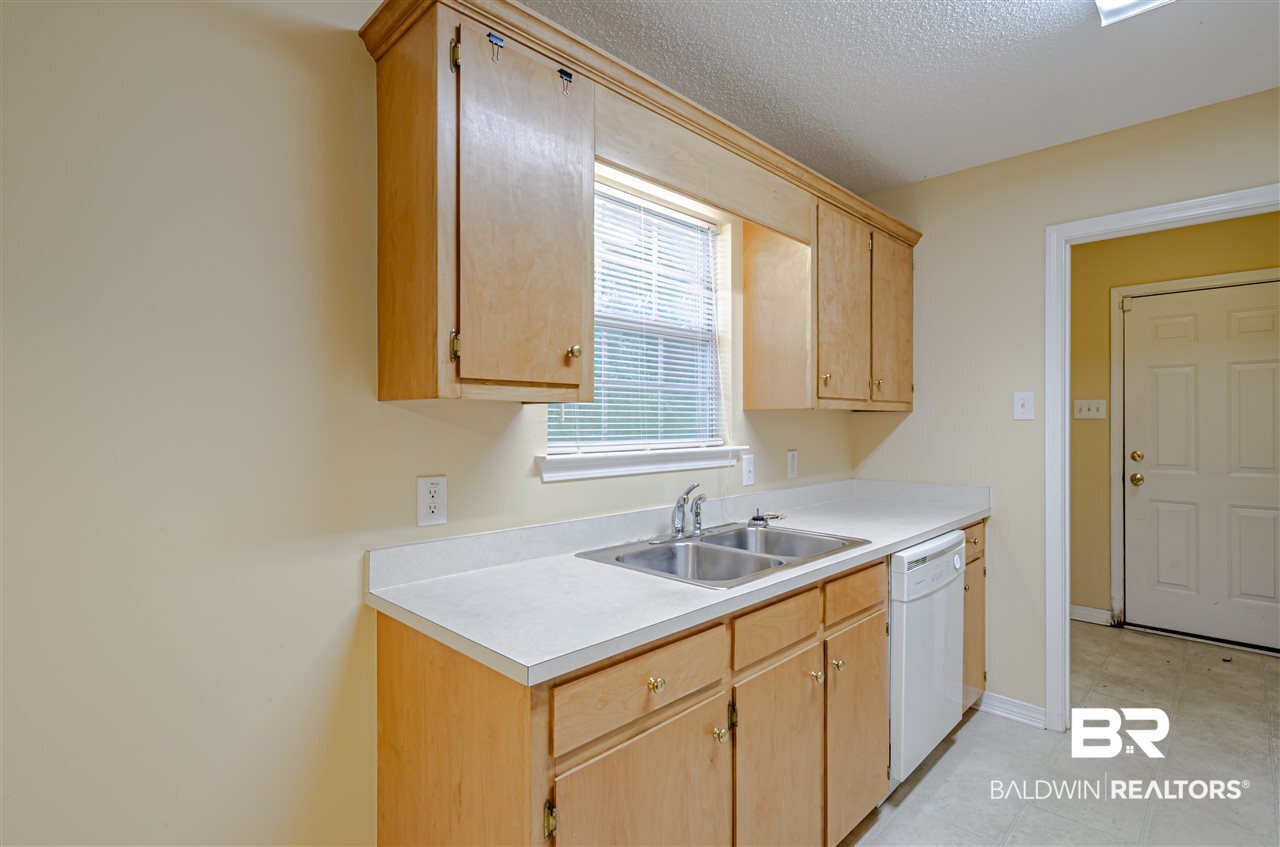 2446 Nortons Lane Mobile, AL 36605 - Photo 11 of 19