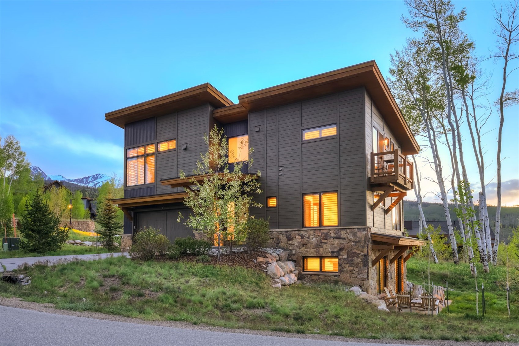21 Moss Way Silverthorne, CO 80498 - Photo 2 of 50 a front view of a house with garden
