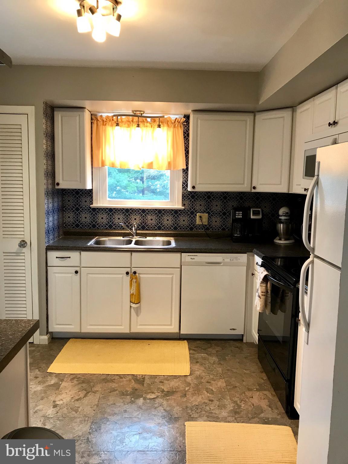 645 South Cedar Street Lititz, PA 17543 - Photo 8 of 21 Kitchen area