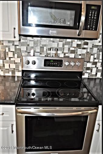 45 Keene Street, Unit 72 Whiting, NJ 08759 - Photo 20 of 57 kitchen5