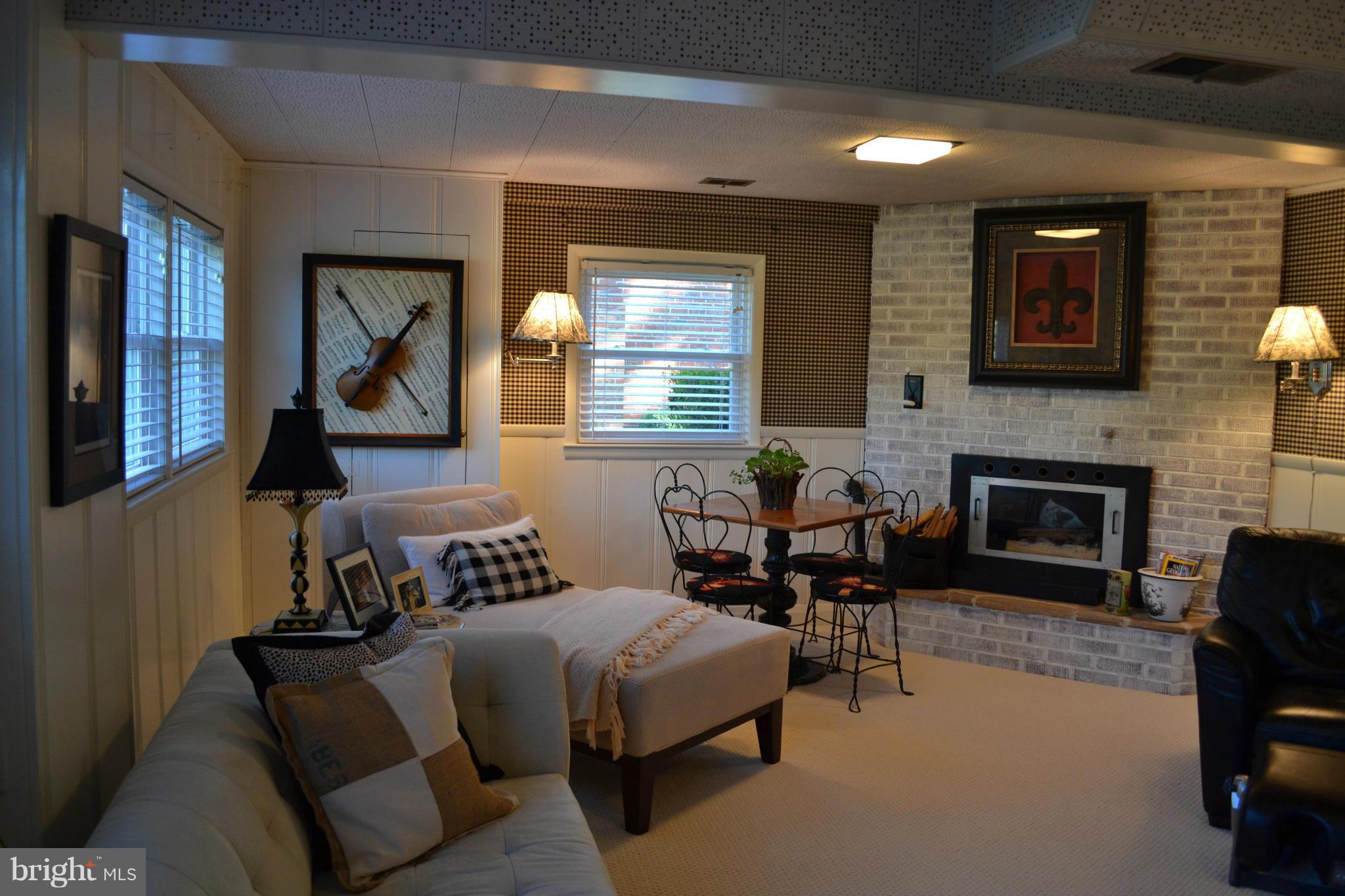 9211 Hines Road Baltimore, MD 21234 - Photo 17 of 17 Family Room