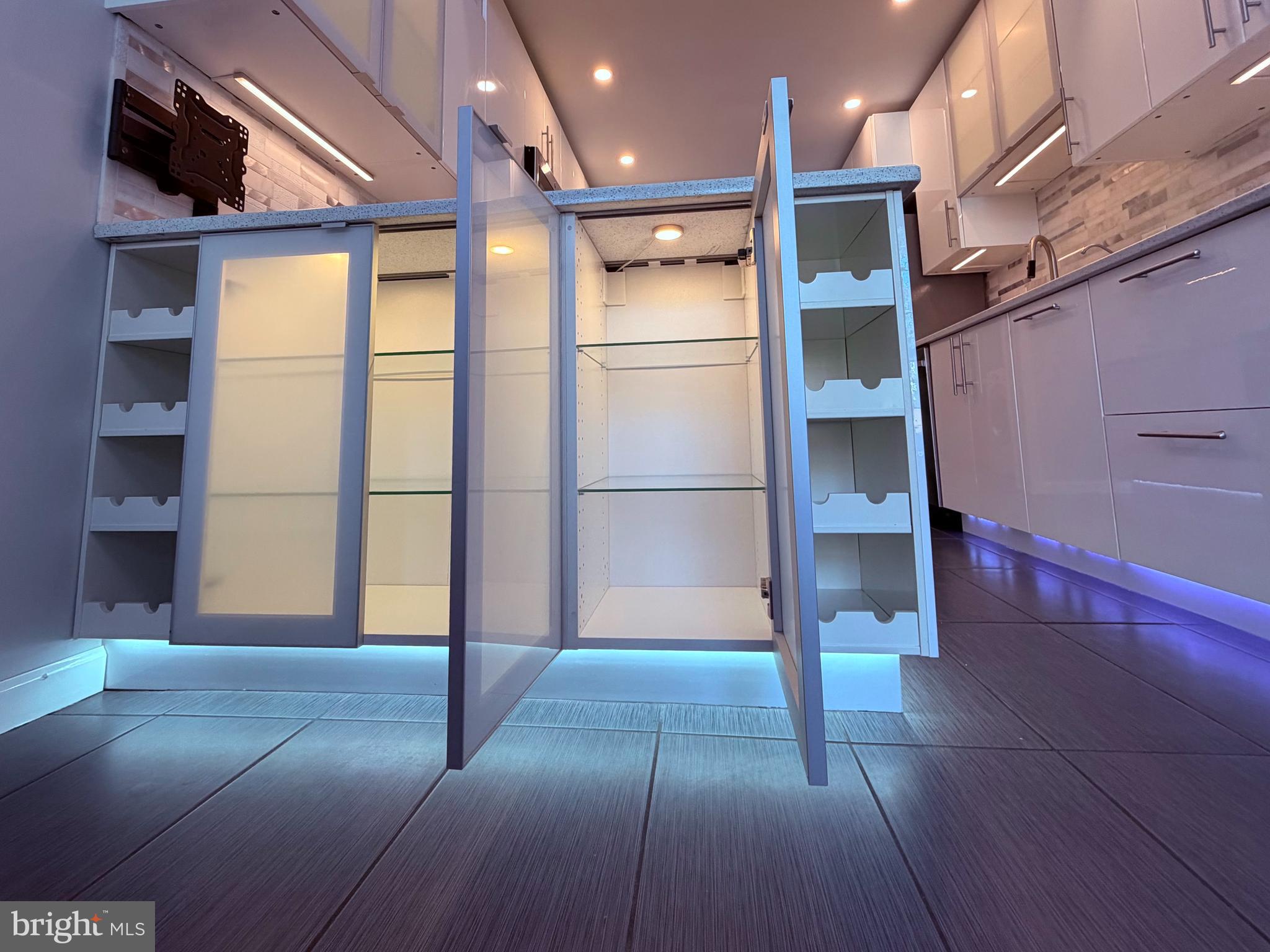 3 Kaylin Corner Chalfont, PA 18914 - Photo 5 of 27 a view of an empty room with a kitchen